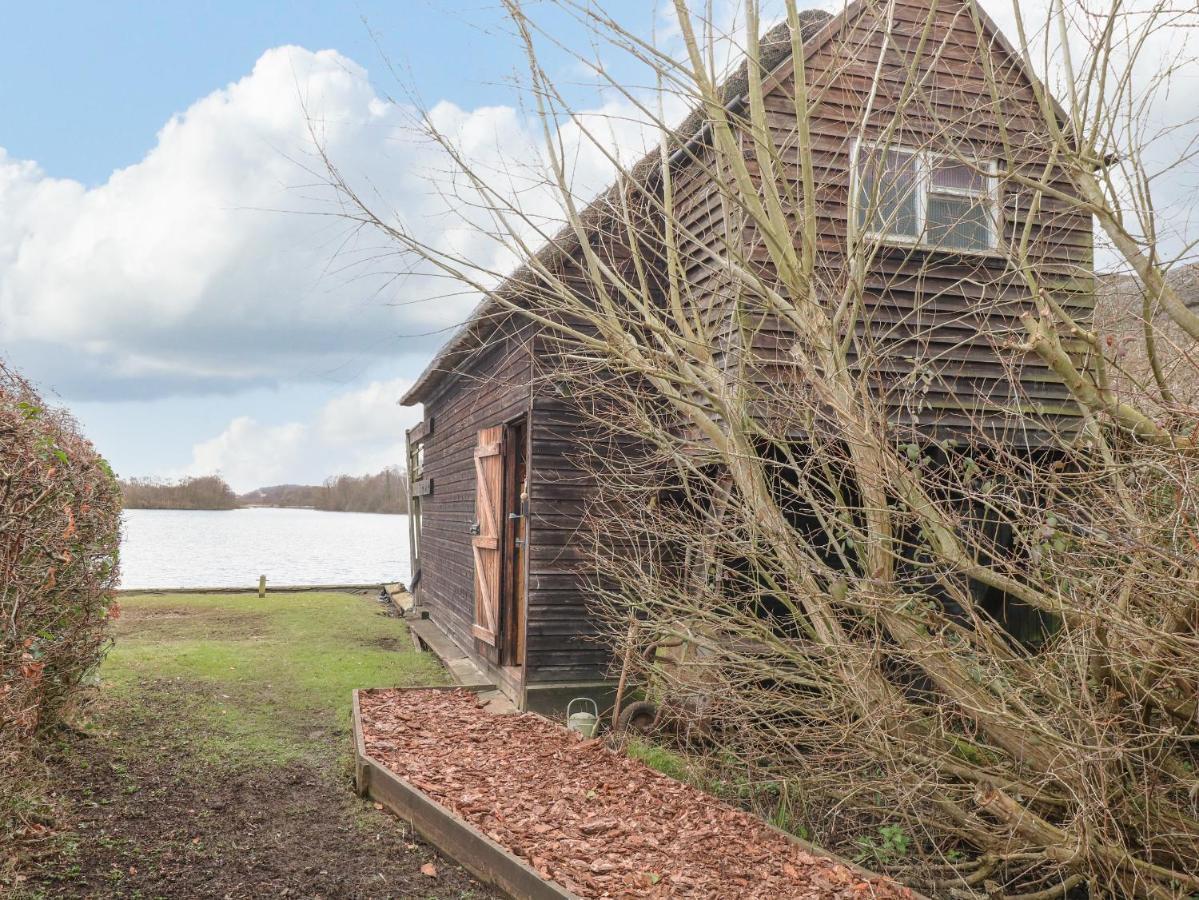 Cygnus Boathouse Villa South Walsham Екстериор снимка